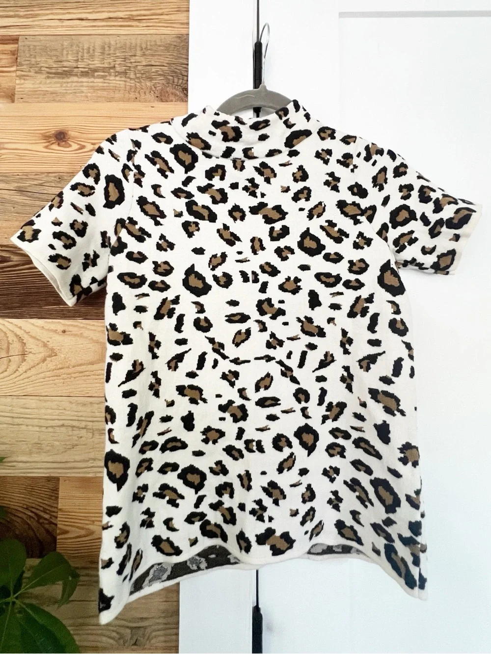 Anthropologie Naomi Mock Neck Leopard Print Knit Sweater Tee XS